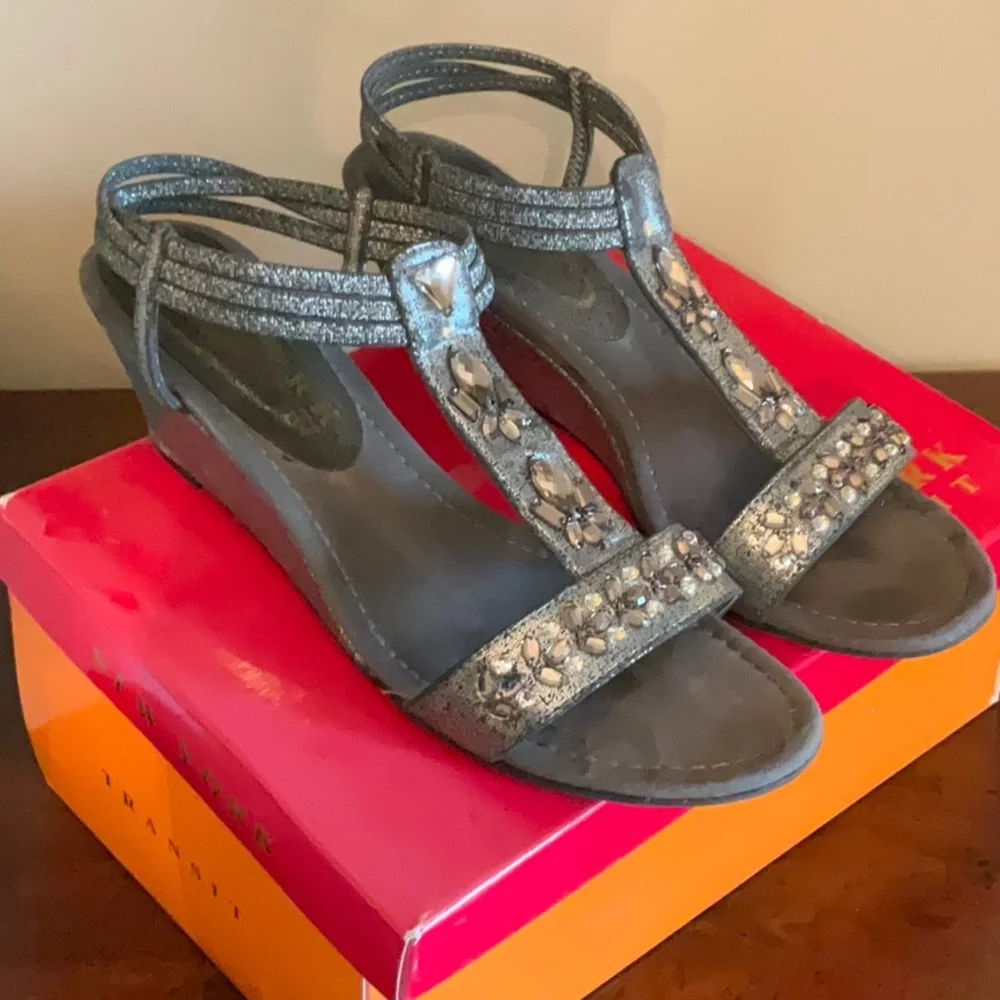 Sandals - Picture 1 of 3